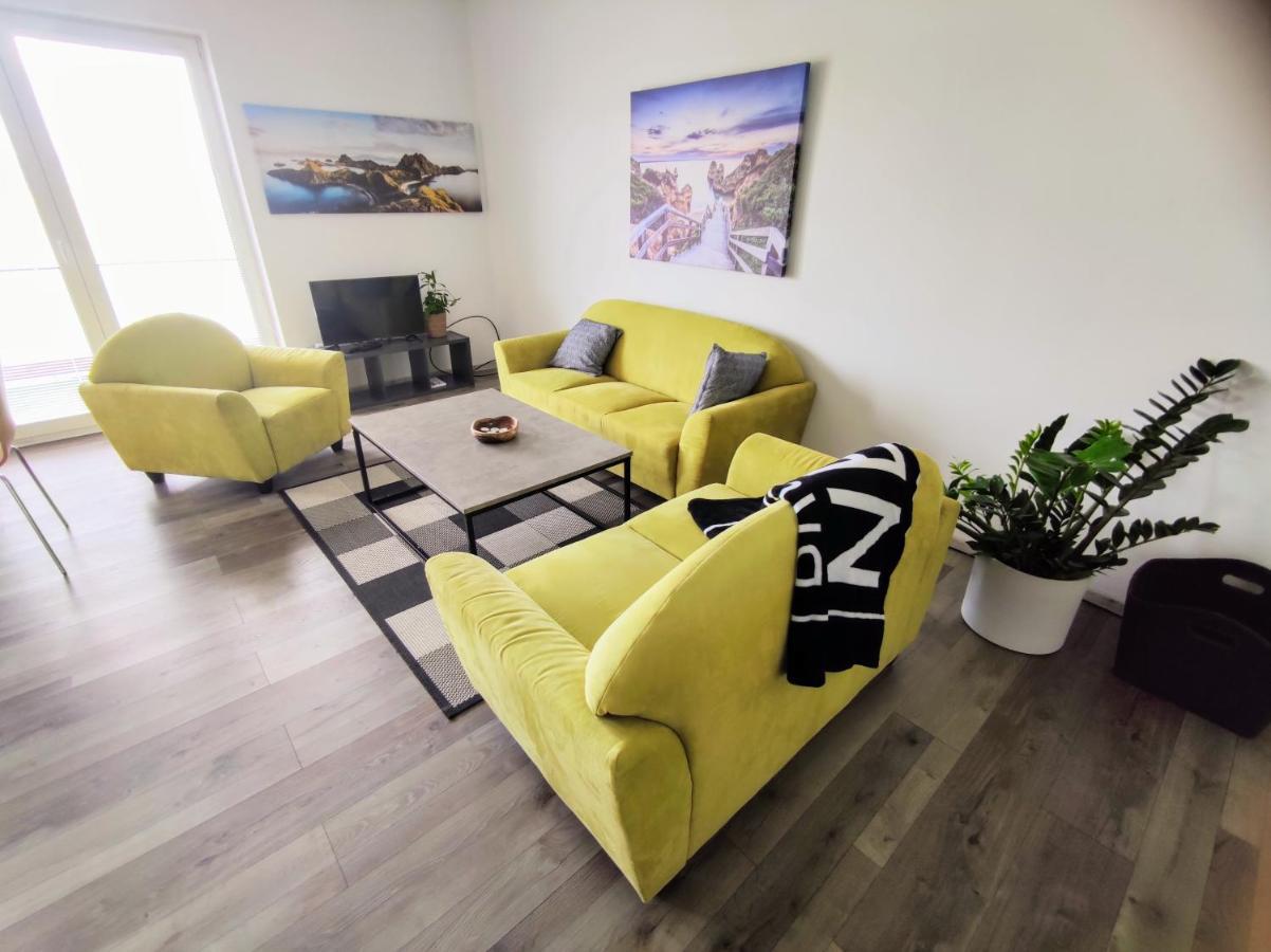 Comfort Apartment For 6 & Loggia & Free Parking Zilina Bagian luar foto